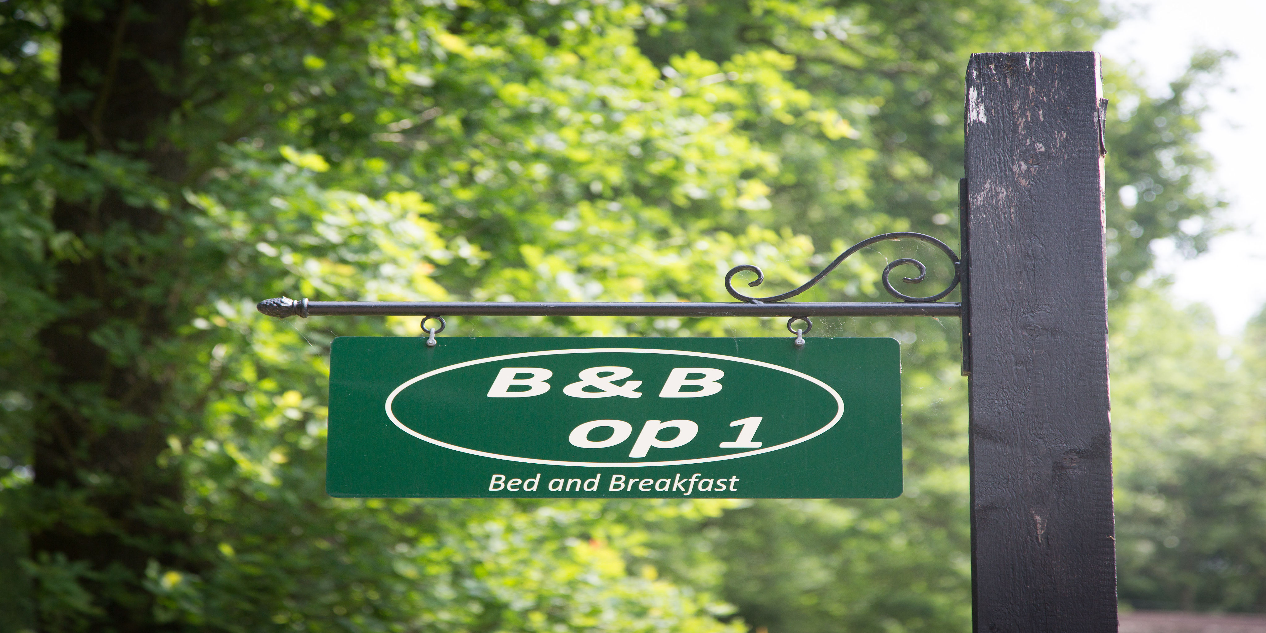 Logo Bed & Breakfast op 1